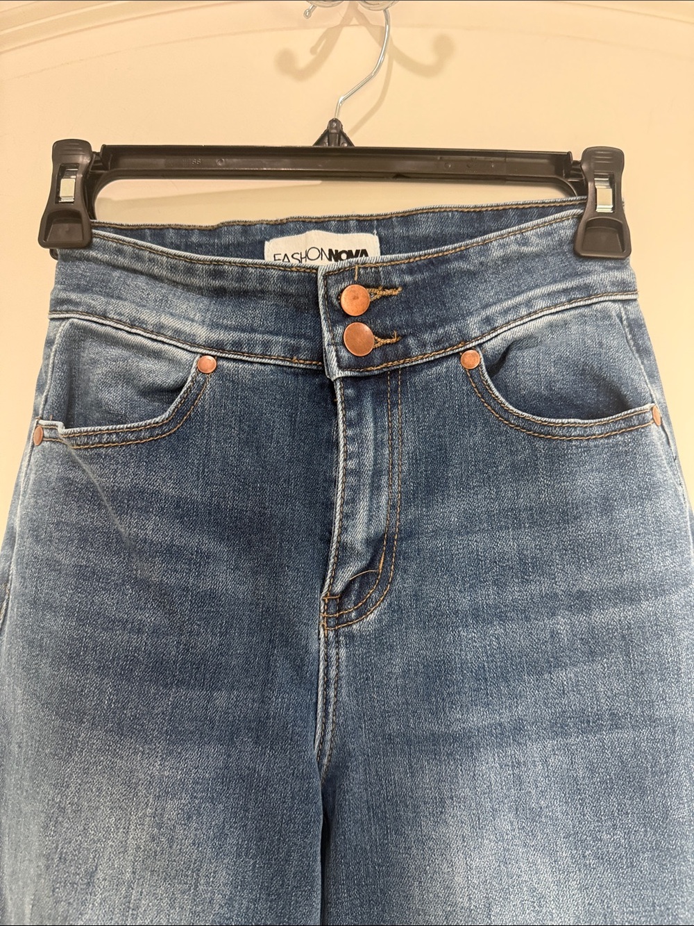 Fashion Nova High-Rise Wide Leg Jeans in Medium Blue Wash - Picture 2 of 5